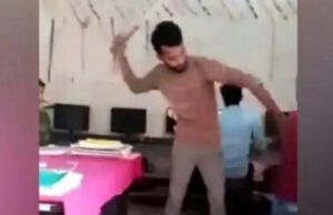 শিক্ষকের বেধড়ক মারধরে জ্ঞান হারাল ছাত্র, ভাইরাল ভিডিও!