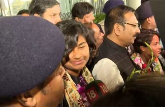 ঘরে ফিরলেন অনূর্ধ ১৯ বিশ্বকাপ জয়ী তিতাস ও হৃষিতা