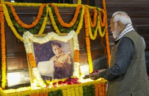 নেতাজিকে শ্রদ্ধা জানালেন মোদি